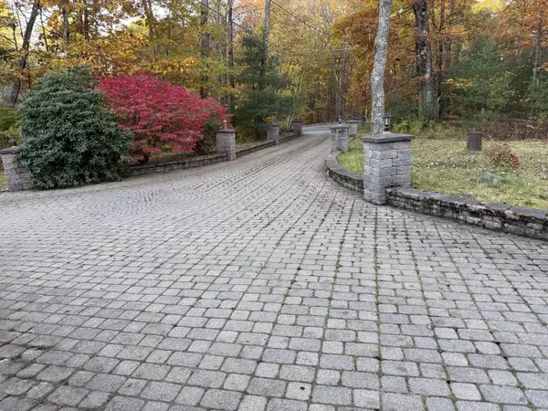 Merrimack, NH 03054,51 Bates RD