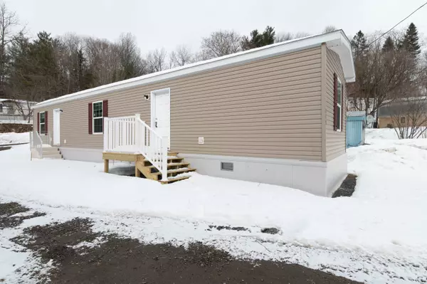 143 Oak ST, St. Johnsbury, VT 05819