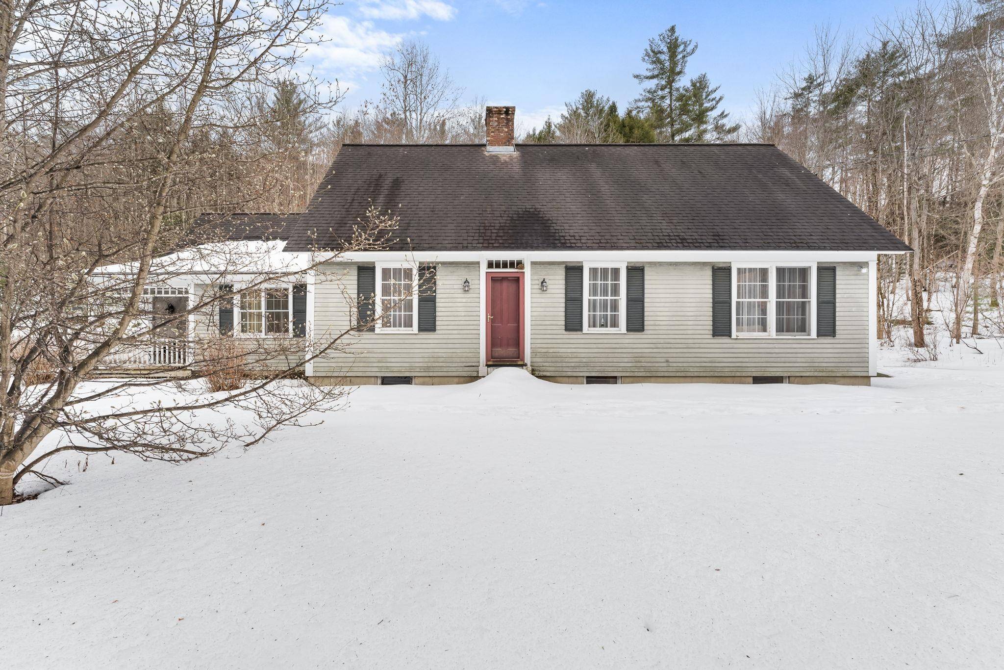 Orford, NH 03777,2613 Route 25A