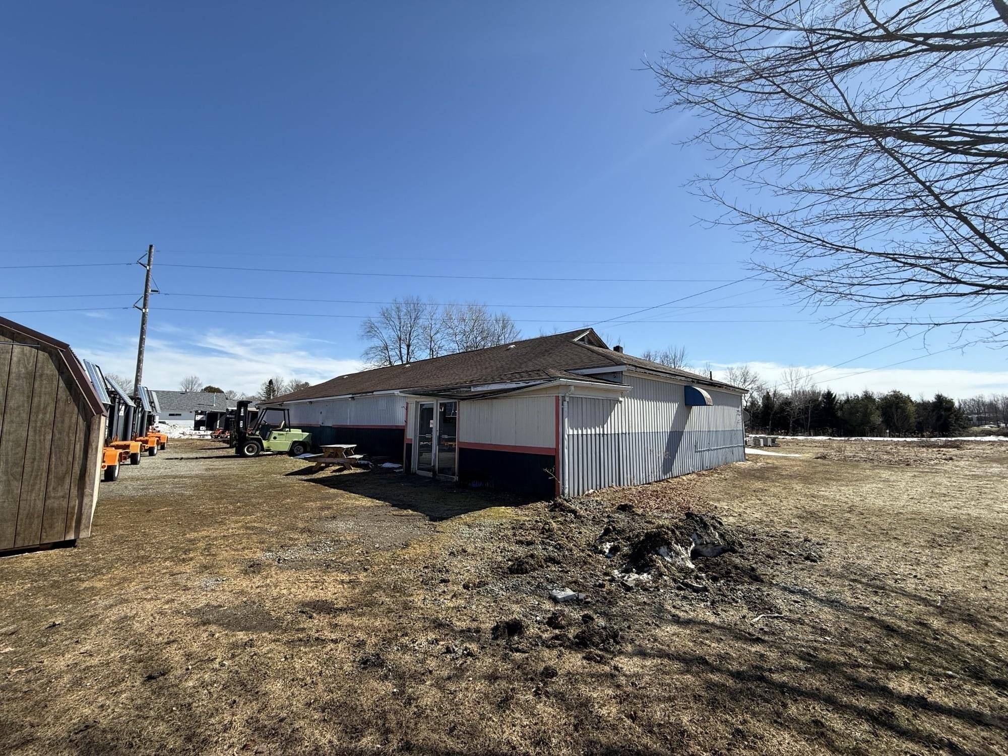 3319 VT RT 105, Derby, VT 05829