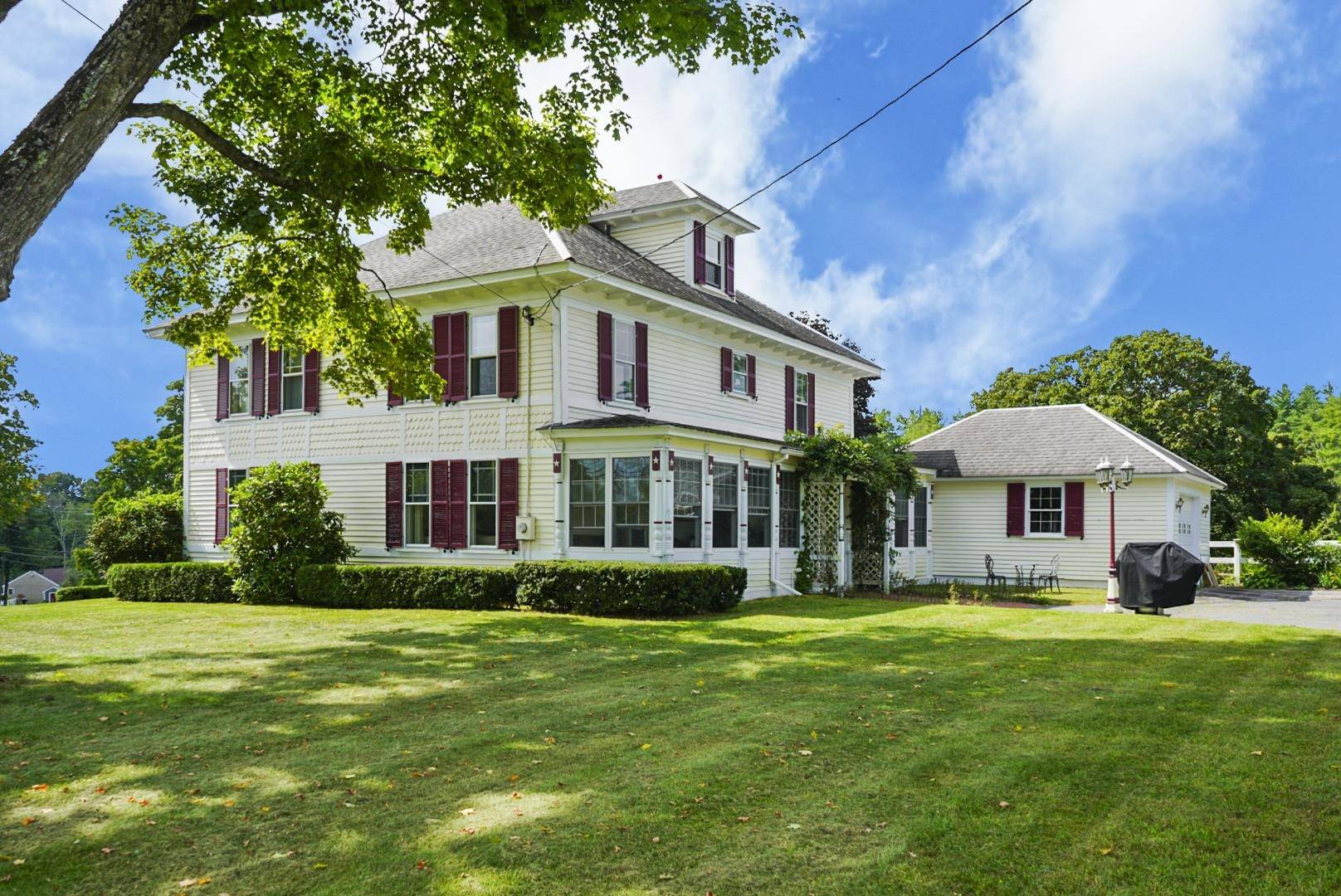 Epping, NH 03042,2 Plumer RD