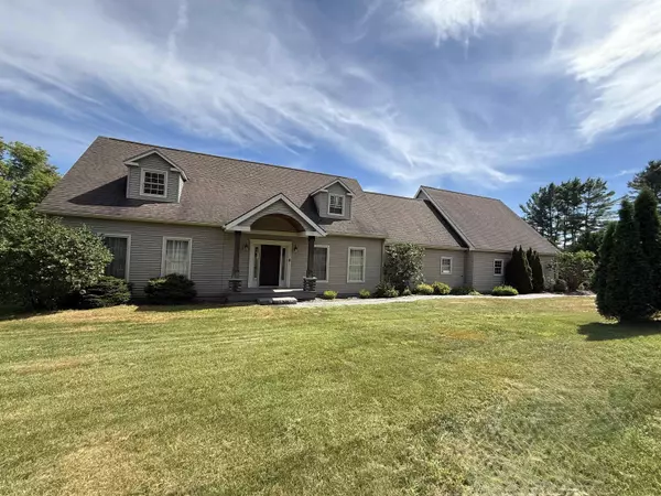 152 Overlook DR, Lyndon, VT 05851