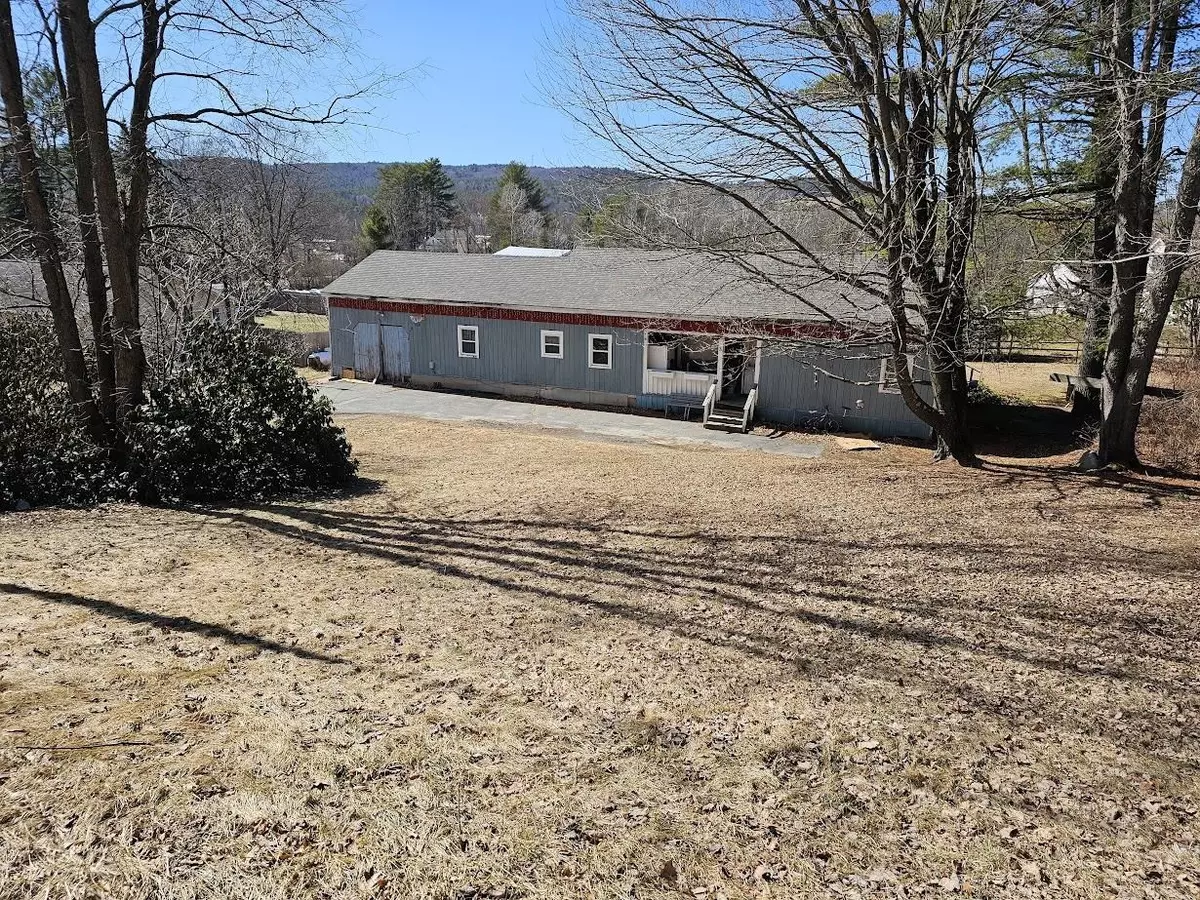 Claremont, NH 03743,8 Stewart AVE