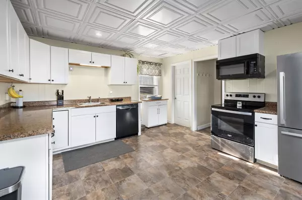 Laconia, NH 03246,85 Summer ST