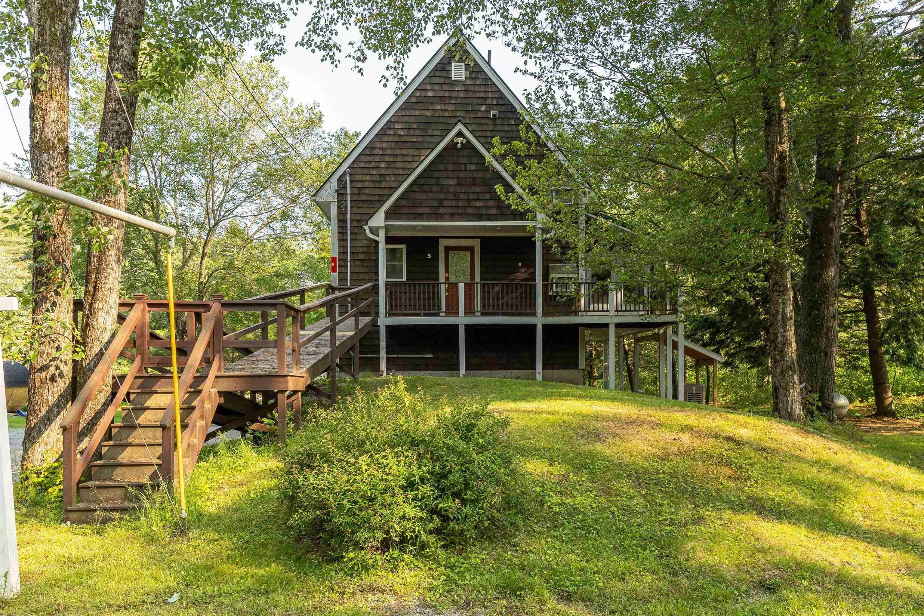 5 Berry Patch LN, Hillsborough, NH 03244