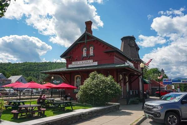 2 Salisbury ST, Randolph, VT 05060