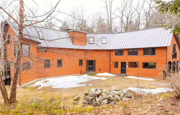 18 Treeline RD, Thornton, NH 03285