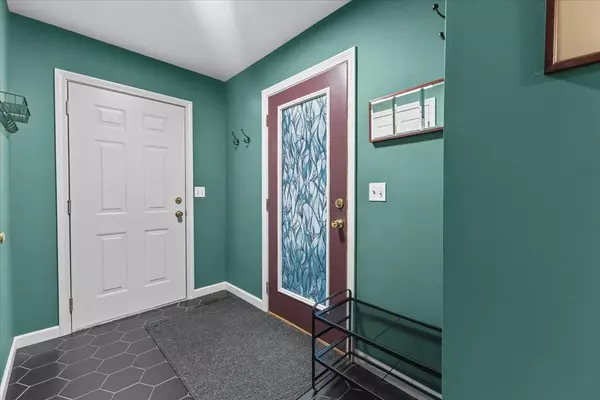 South Burlington, VT 05403,287 Juniper DR