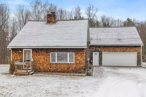 Pittsfield, NH 03263,348 Catamount RD