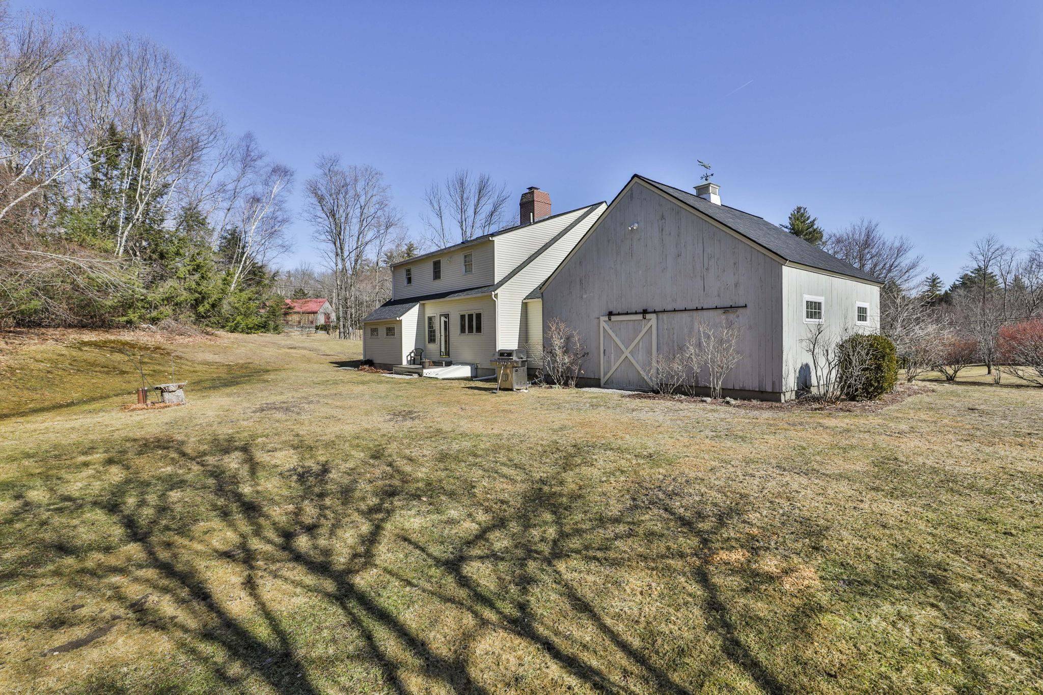 New Boston, NH 03070,189 Carriage RD