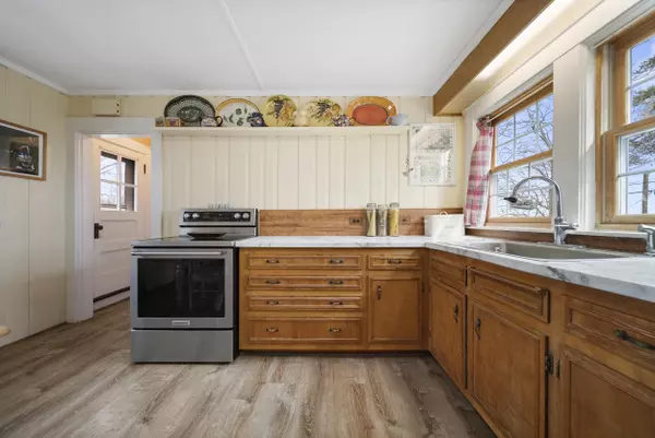 Wilton, NH 03086,180 Pead Hill RD