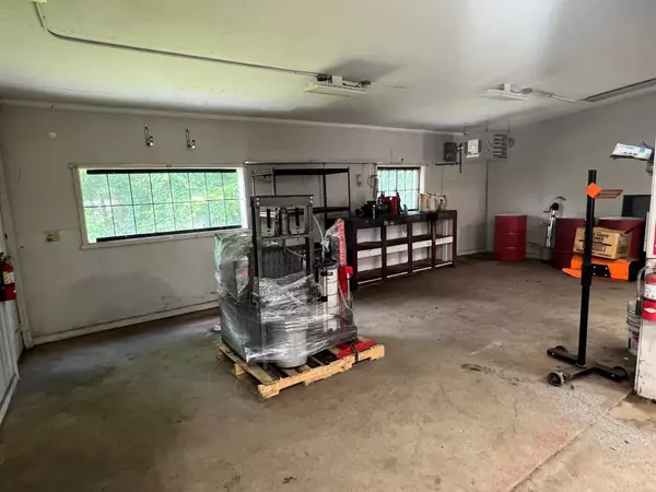 Tilton, NH 03276,472 West Main ST #Shop