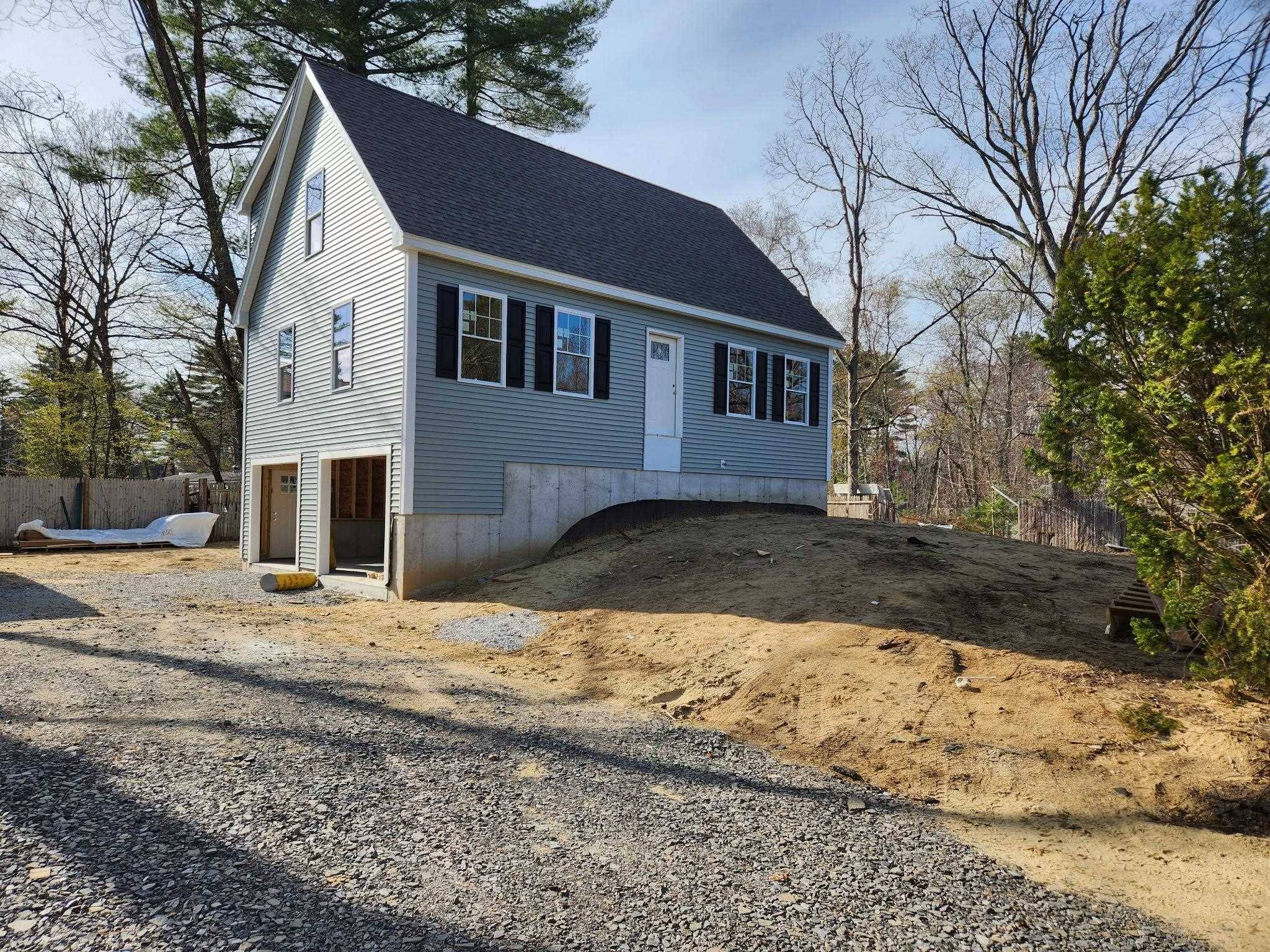 Raymond, NH 03077,8 Phyllis AVE