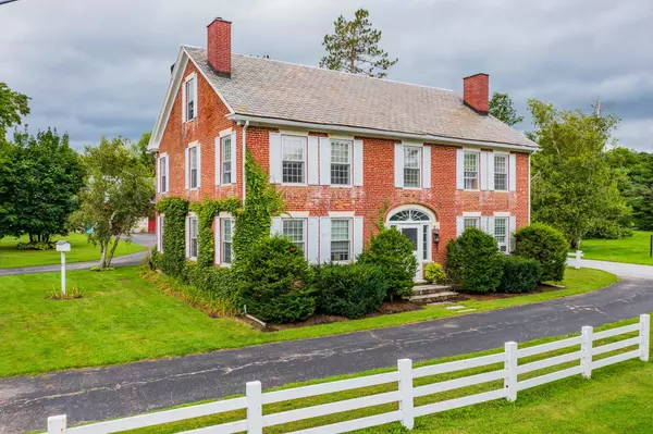 1677 Barnumville RD, Manchester, VT 05255