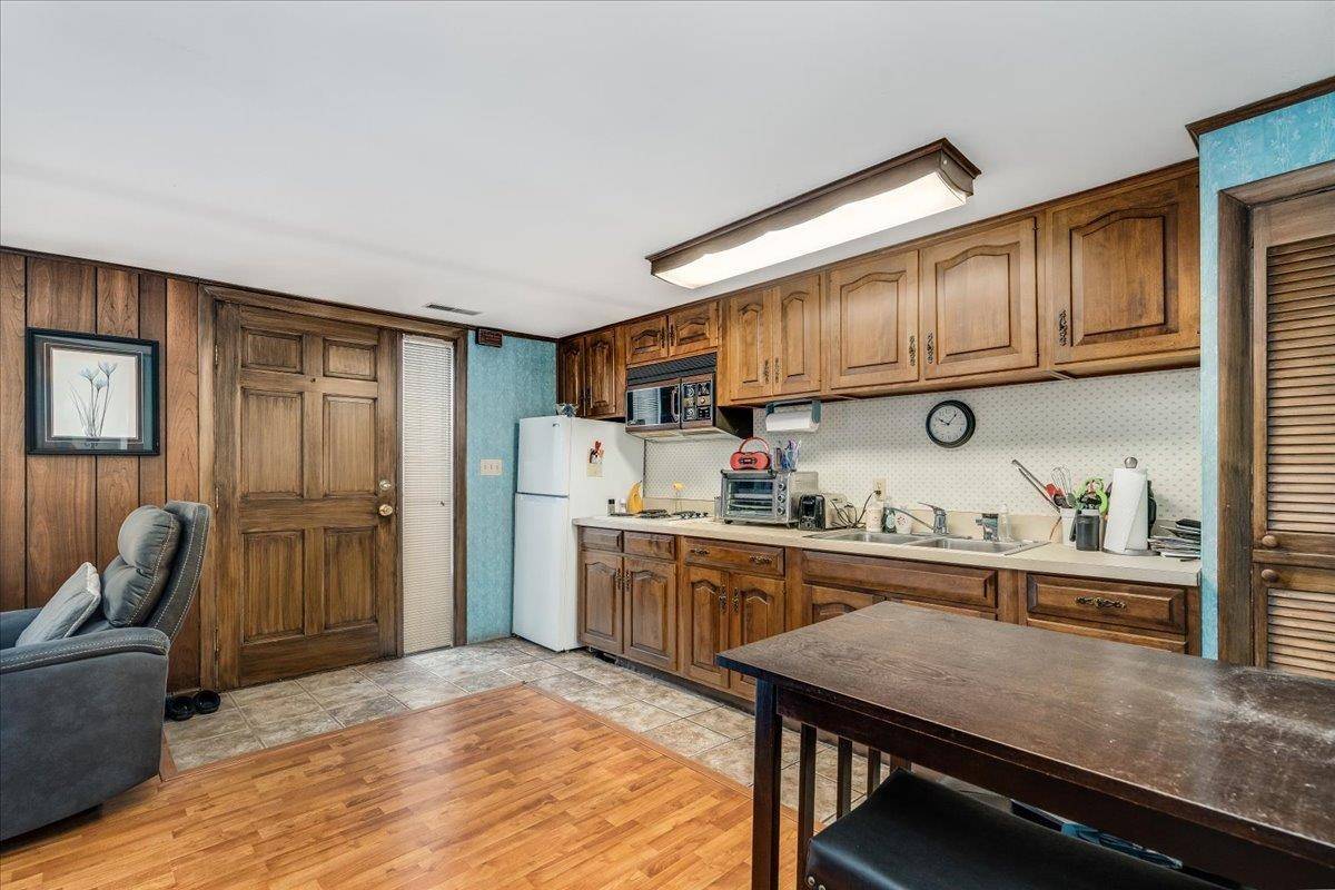 Goffstown, NH 03045,12 Albert ST