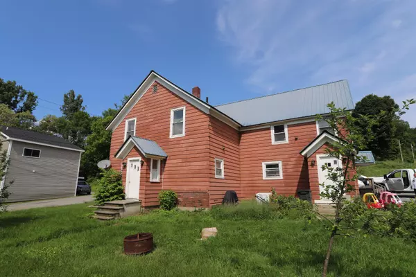 14 Fairview ST, Newport City, VT 05855