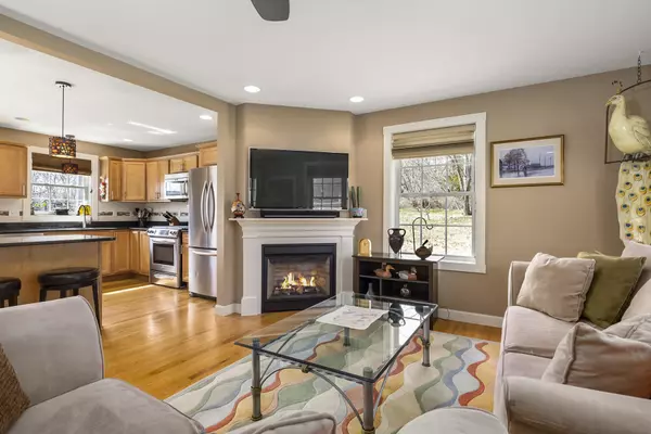 Greenland, NH 03840,3 Hughes LN