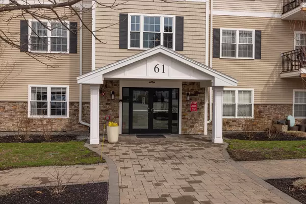 Exeter, NH 03833,61 Acadia LN #404
