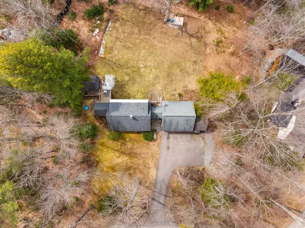 Henniker, NH 03242,25 Shore DR