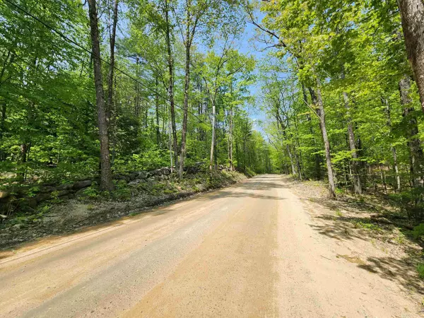Loudon, NH 03307,427 Shaker RD