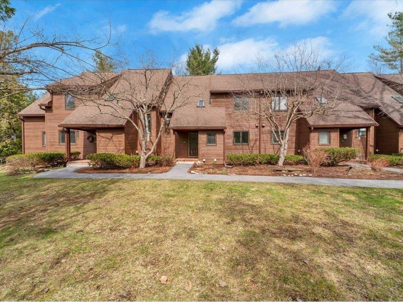 342 Acorn LN, Shelburne, VT 05482