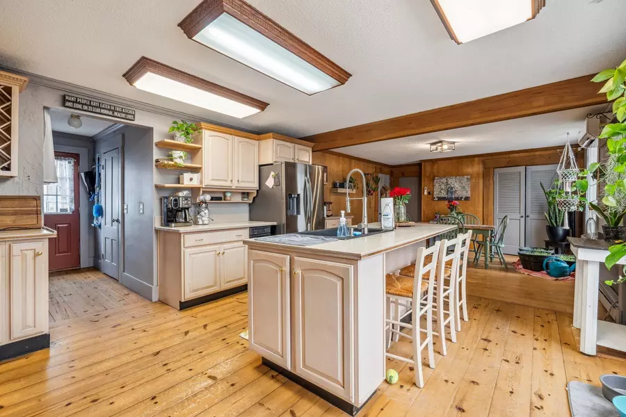837 Lake ST, Bristol, NH 03222