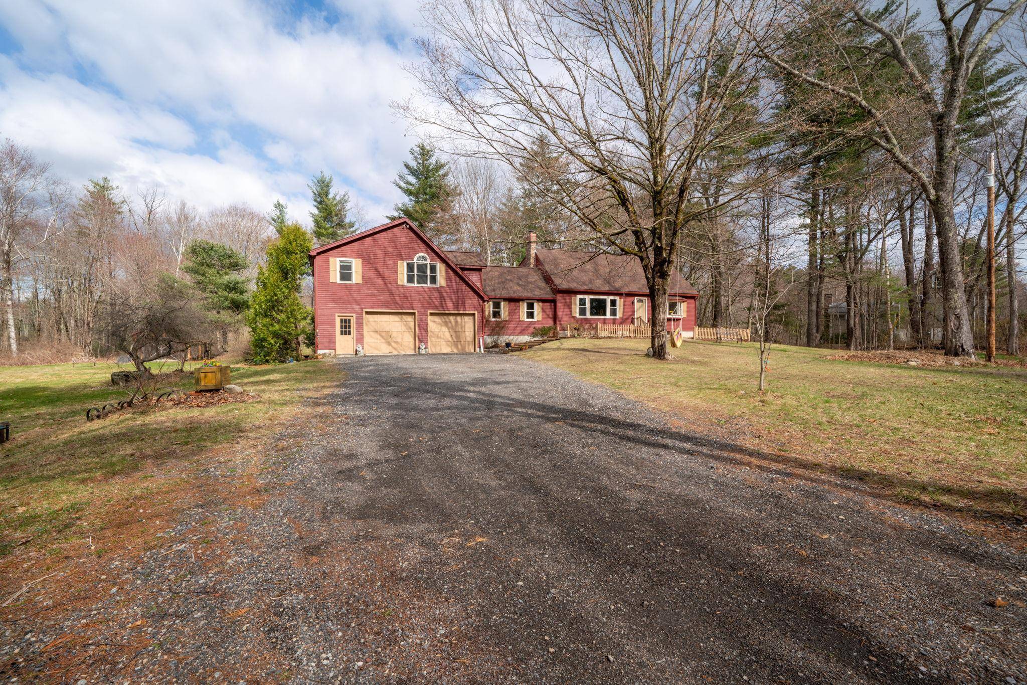 66 Powwow River RD, East Kingston, NH 03827