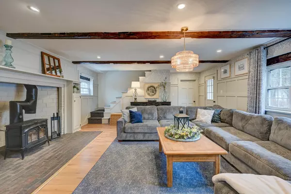 Fryeburg, ME 04037,917 Main ST