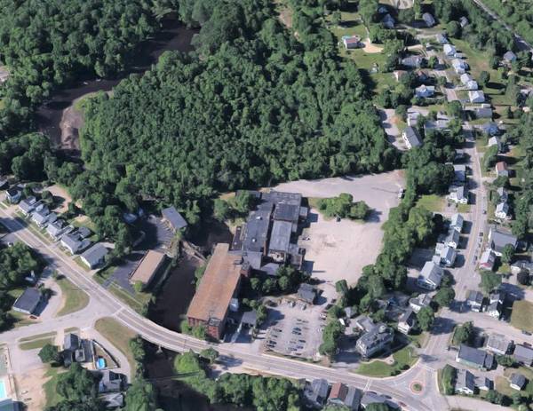 73 Pickering RD, Rochester, NH 03839