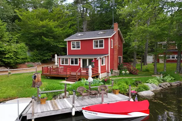 Meredith, NH 03253,18 Chicadee LN