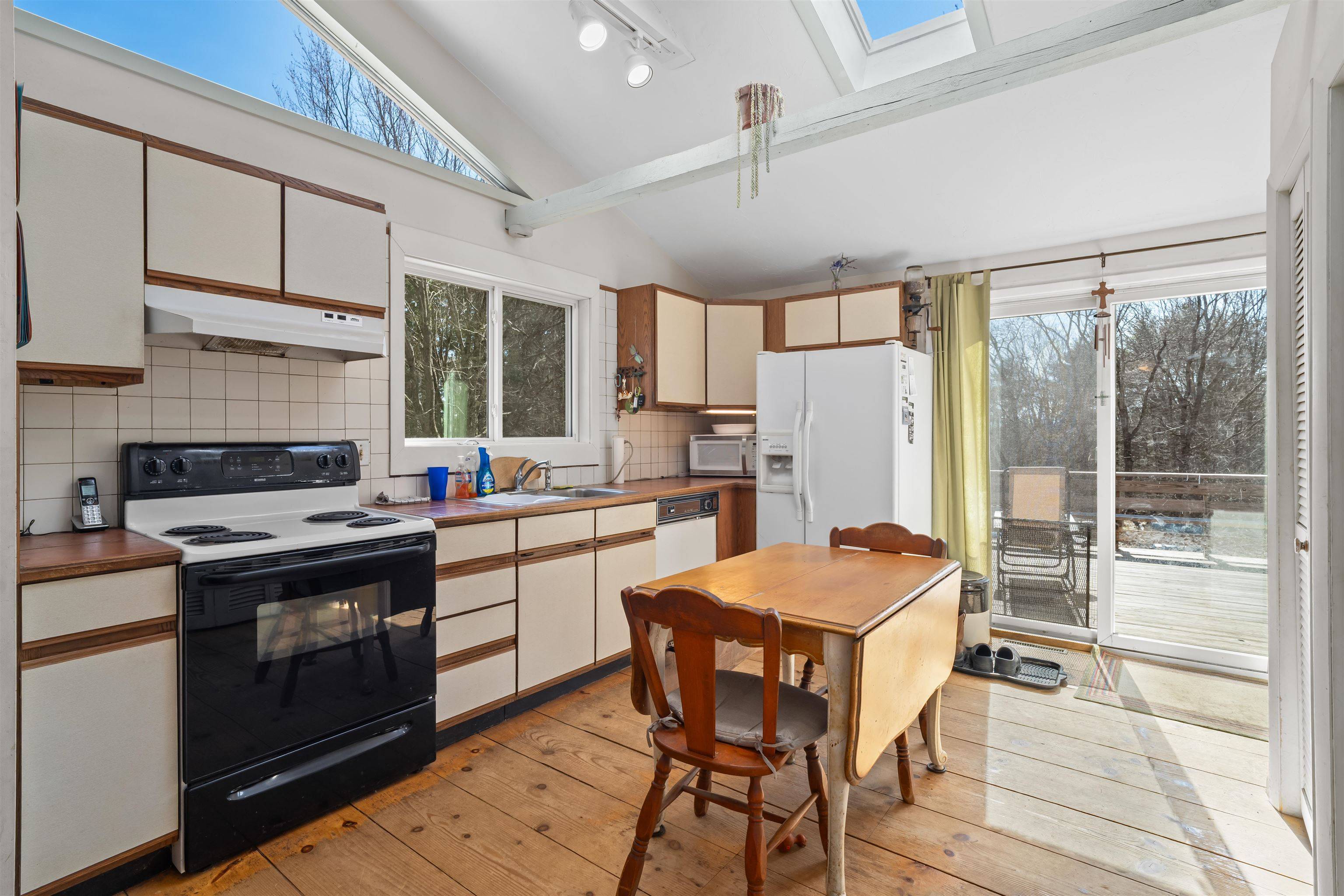 Barnstead, NH 03225,77 Holmes RD