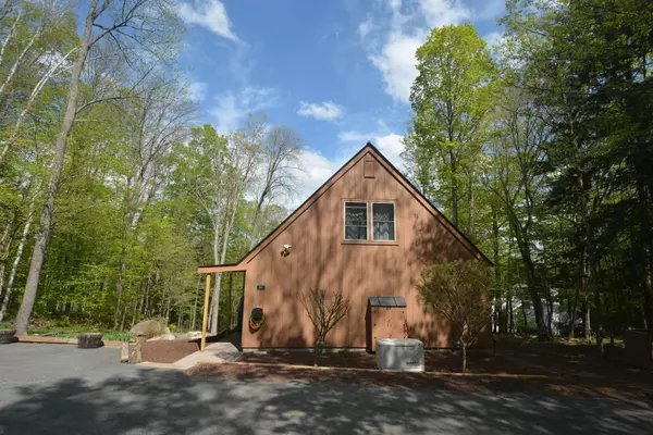 Grantham, NH 03753,96 Greensward DR