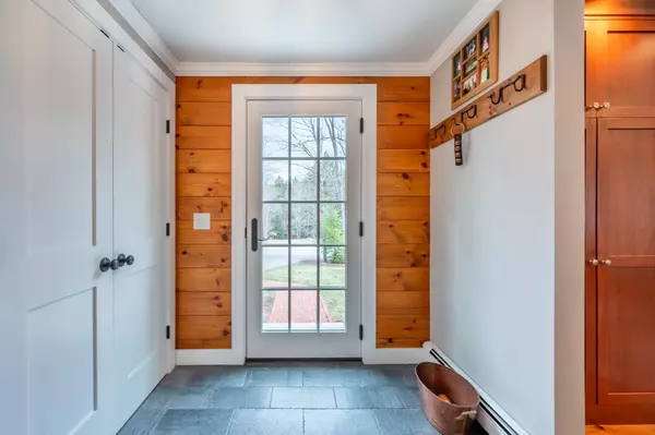 Andover, NH 03216,56 Kearsarge Mountain RD