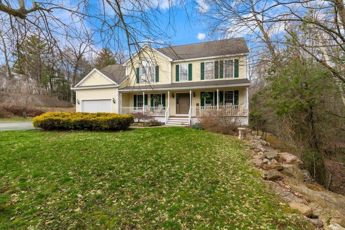 Auburn, NH 03032,122 Forest DR