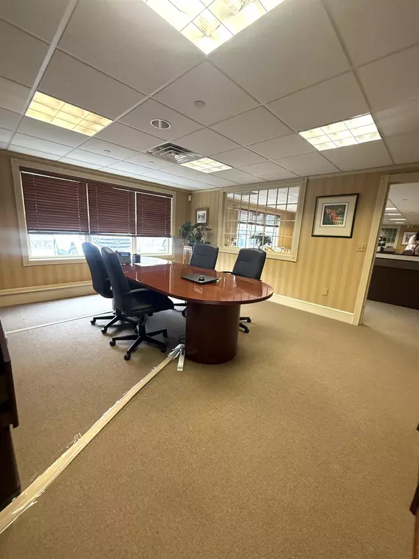 North Hampton, NH 03862,155 Lafayette RD #8