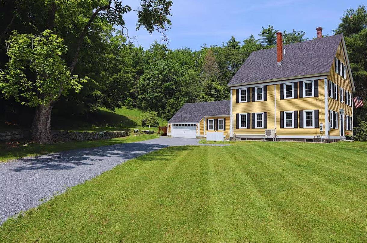 Swanzey, NH 03446,196 South RD