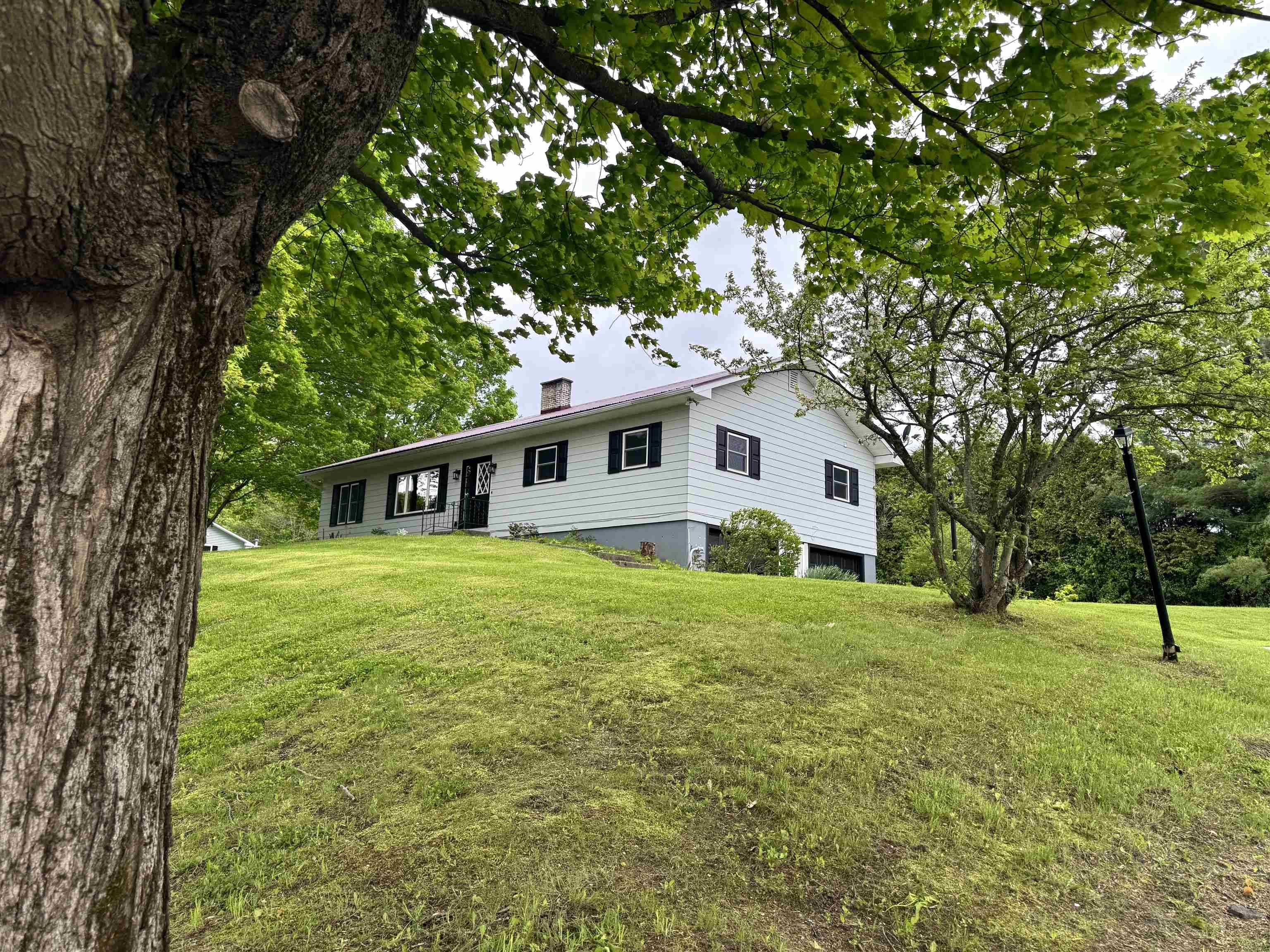 213 Scottsdale RD, Newport City, VT 05855