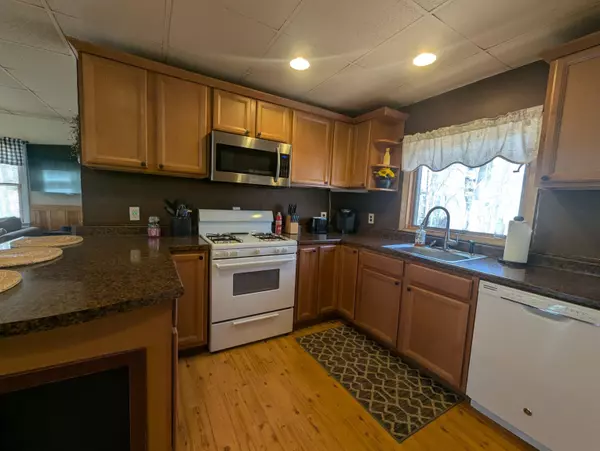 Madison, NH 03849,30 Middle Shore DR