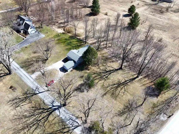 North Hero, VT 05474,38 Holiday Point RD