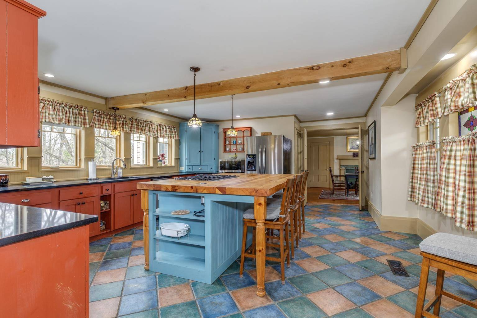 Weare, NH 03281,6 Sherwood Forest RD
