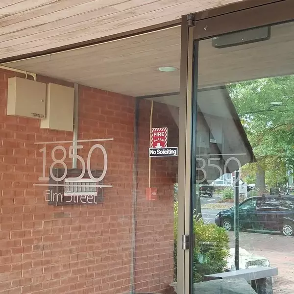 Manchester, NH 03104,1850 Elm ST #4