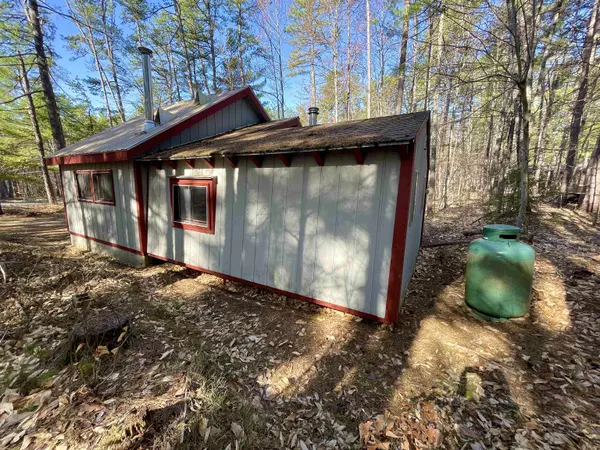 Tamworth, NH 03817,26 Rhode Island AVE