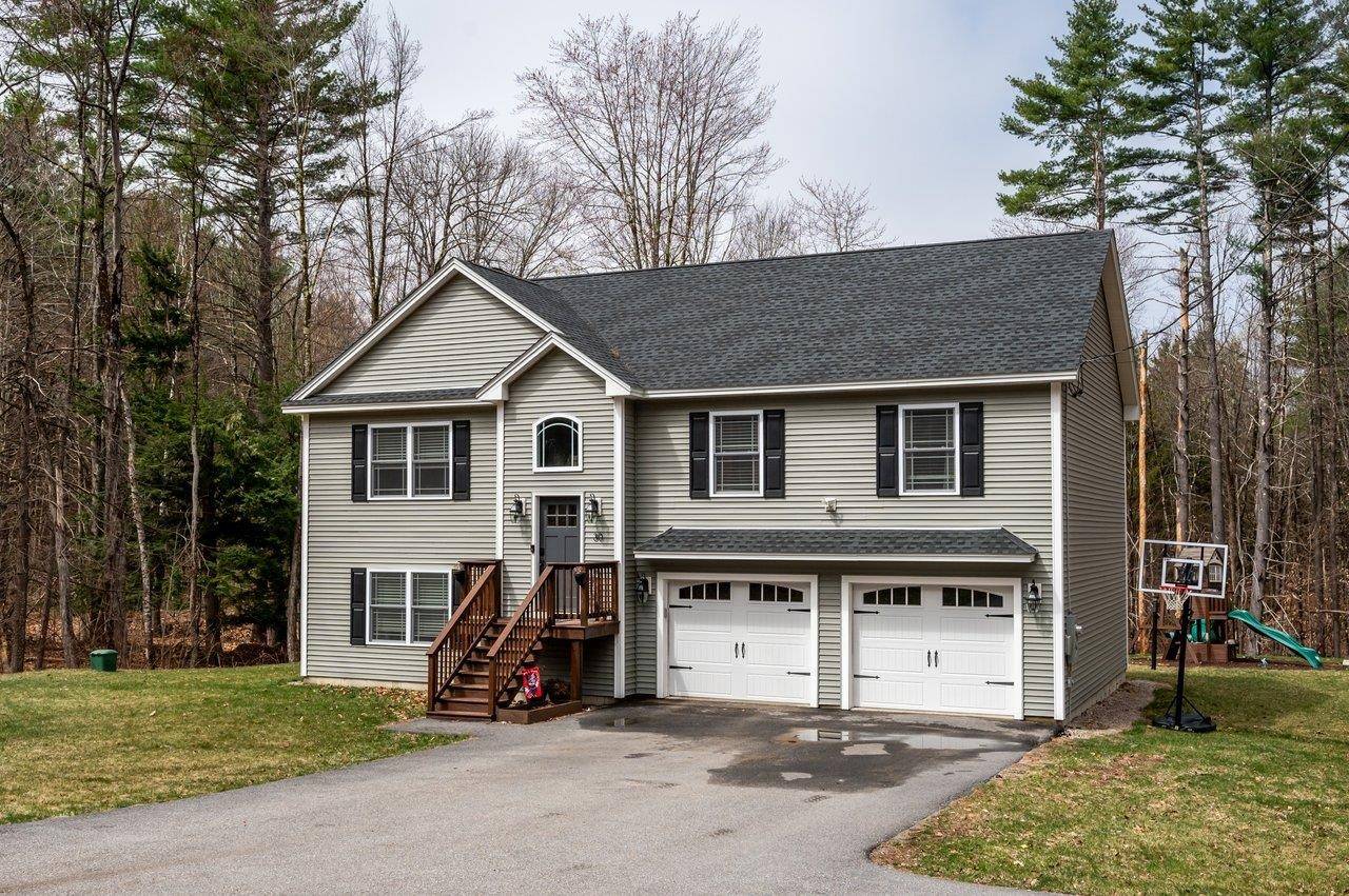 30 Longview DR,  Henniker,  NH 03242