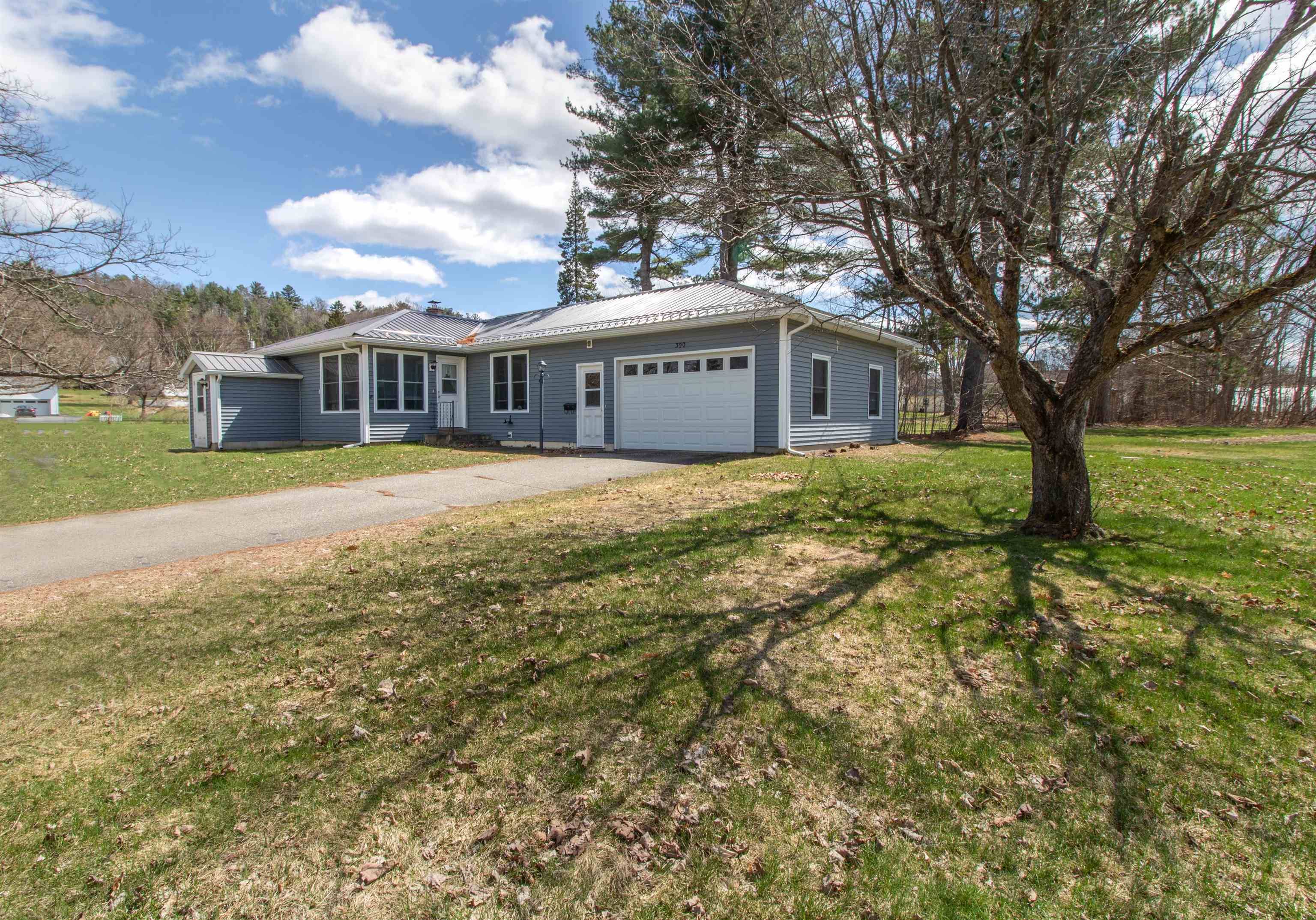 Newport City, VT 05855,300 Blake ST