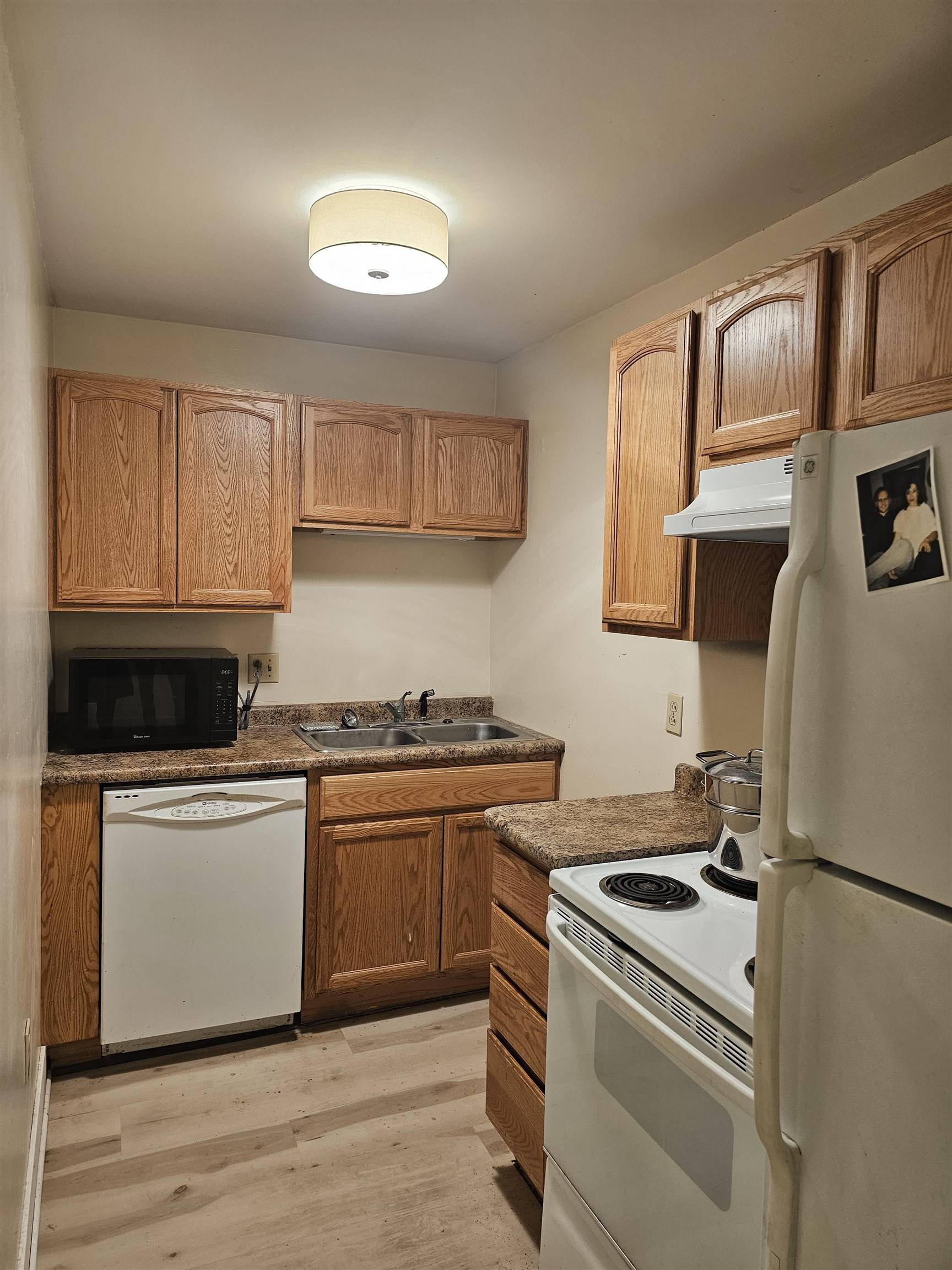 Portsmouth, NH 03801,90 Fleet ST #4-3