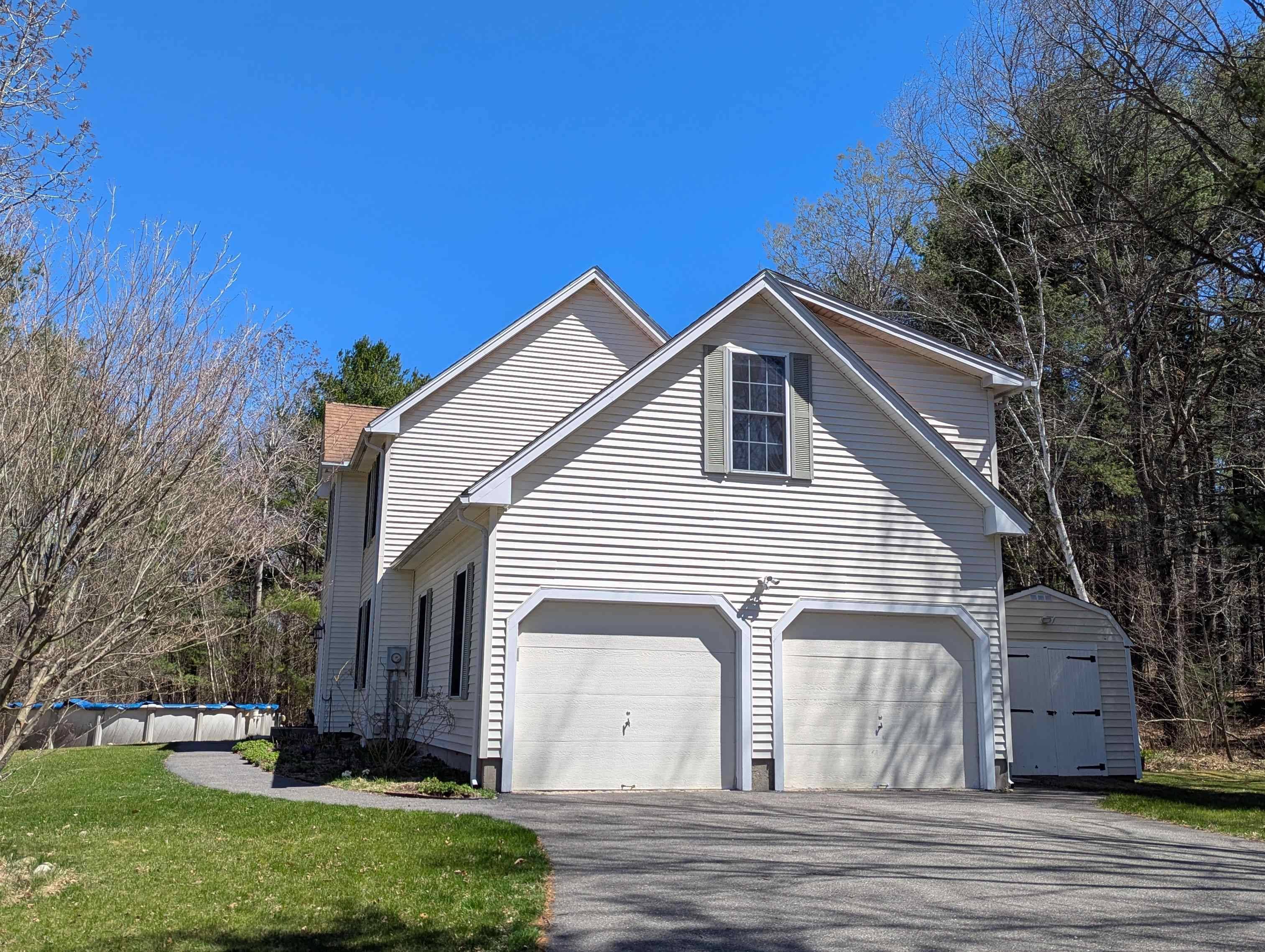 4 Sheridan DR, Londonderry, NH 03053