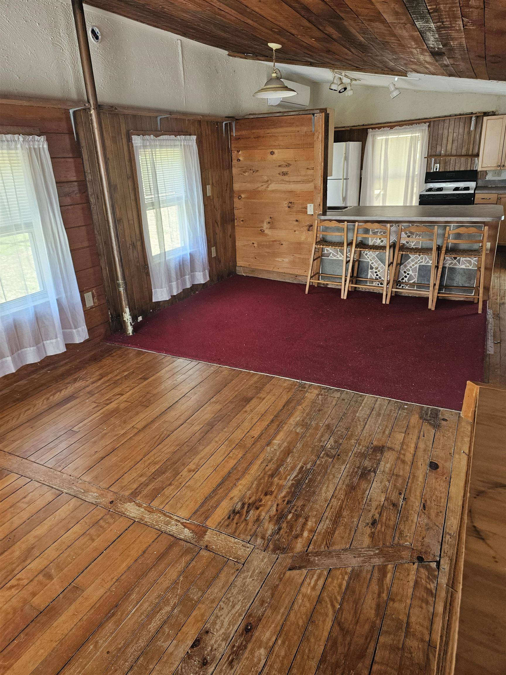 Arlington, VT 05250,30 River RD