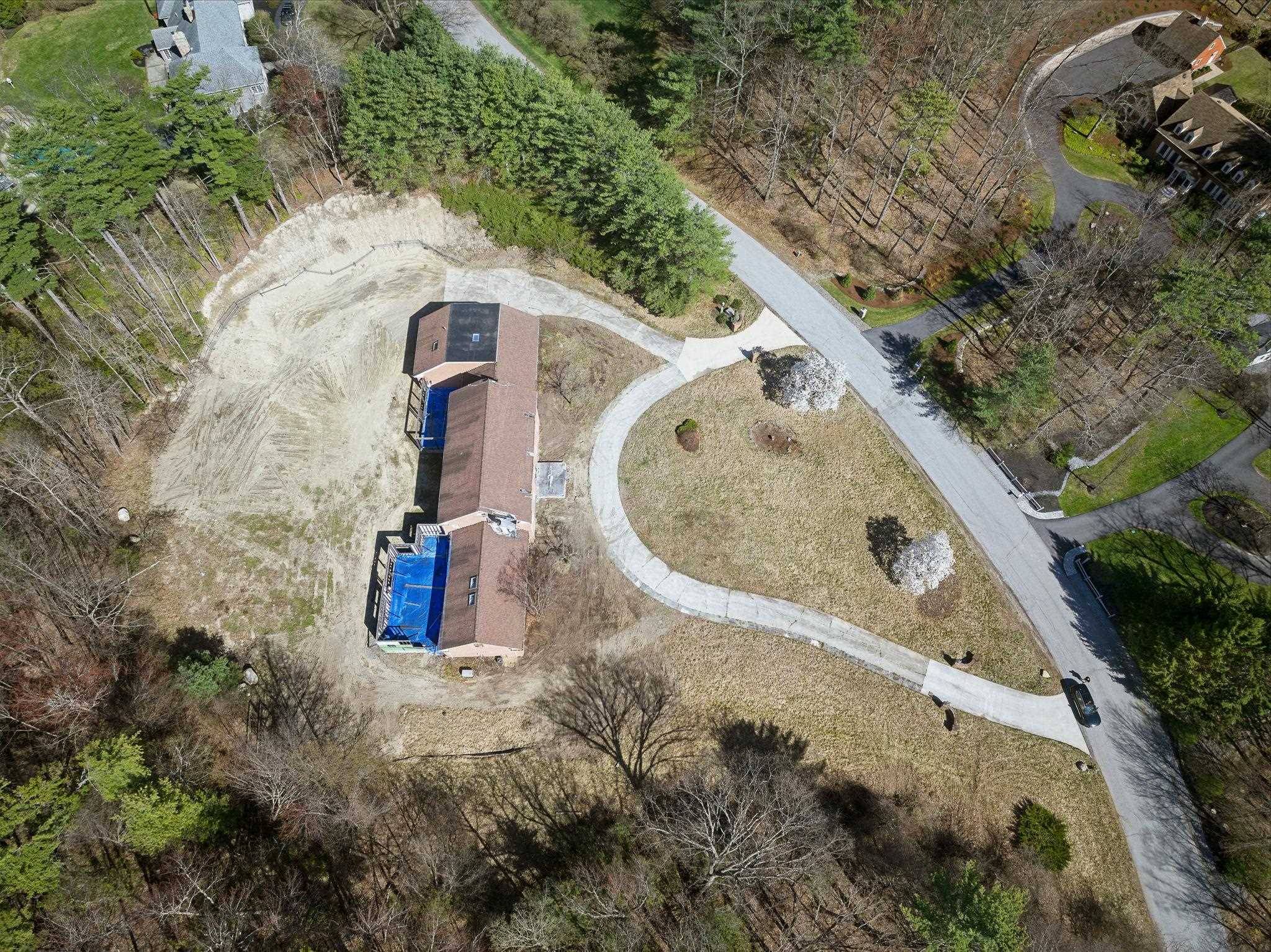 Bedford, NH 03110,19 Riddle DR