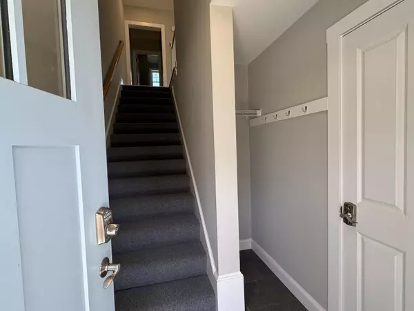 Newmarket, NH 03857,54 Green RD