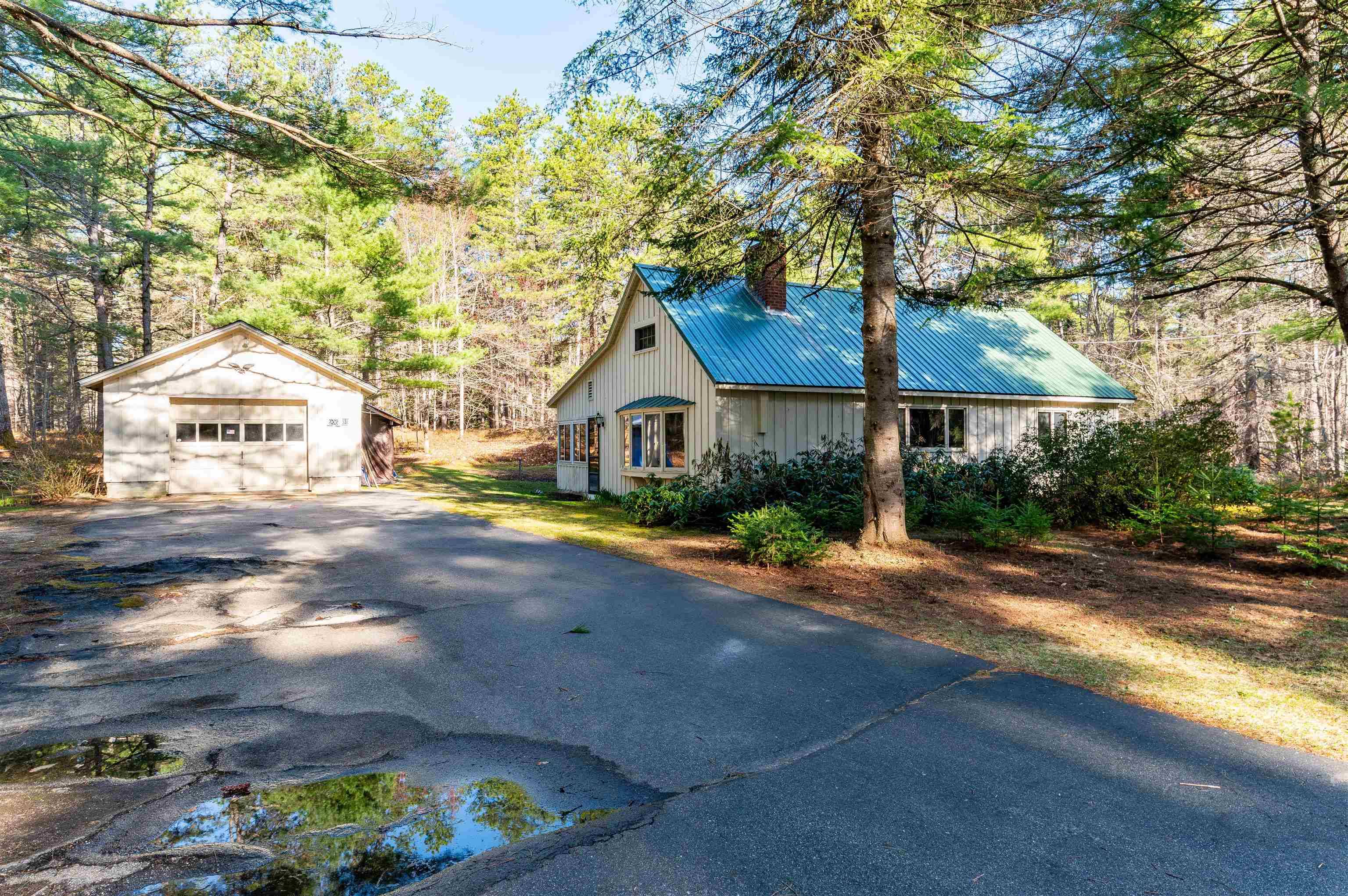 Madison, NH 03849,906 Plains RD